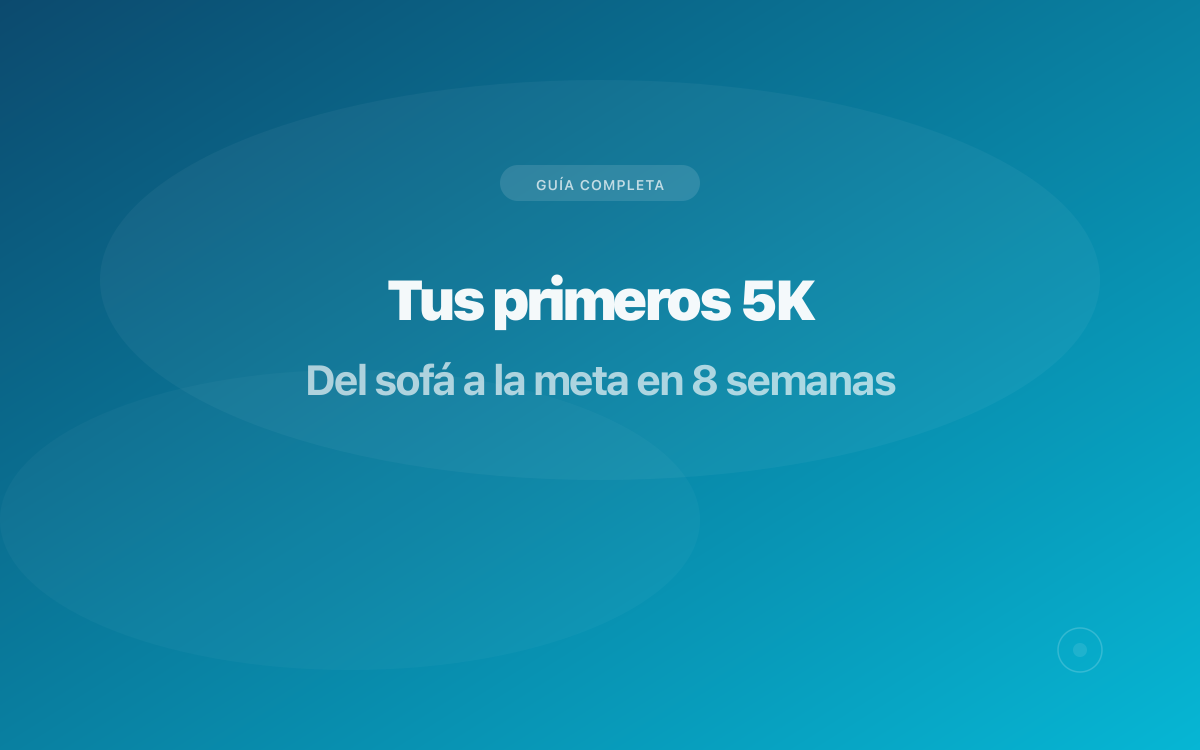 Corredora principiante sonriendo al cruzar su primera meta de 5K